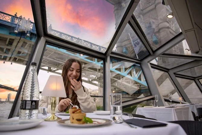 London Showboat: Thames Dinner Cruise